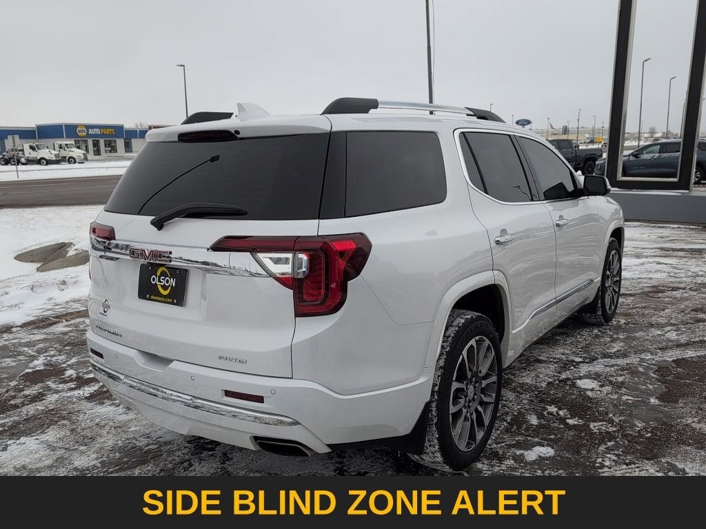 2023 GMC Acadia Denali