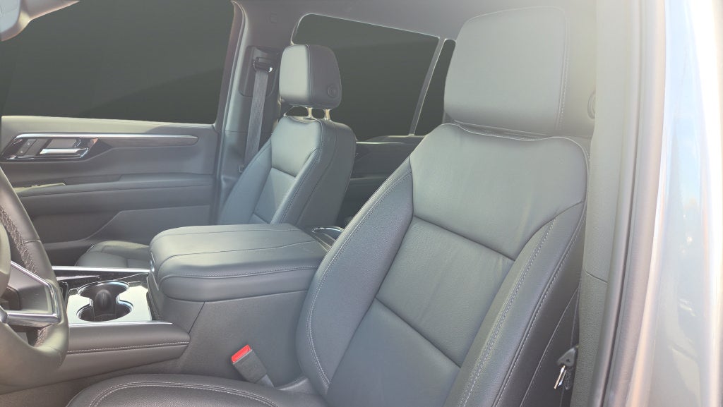 2025 Chevrolet Suburban LT