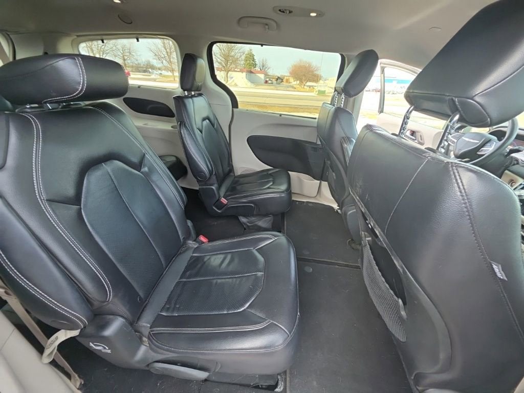 2022 Chrysler Pacifica Touring L