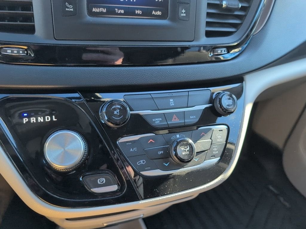 2017 Chrysler Pacifica LX