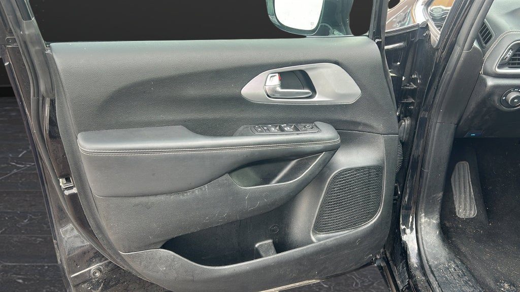 2024 Chrysler Pacifica Touring