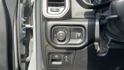 2020 RAM 1500 Big Horn Crew Cab 4x4 5'7" Box