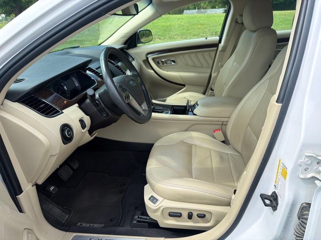 2019 Ford Taurus Limited