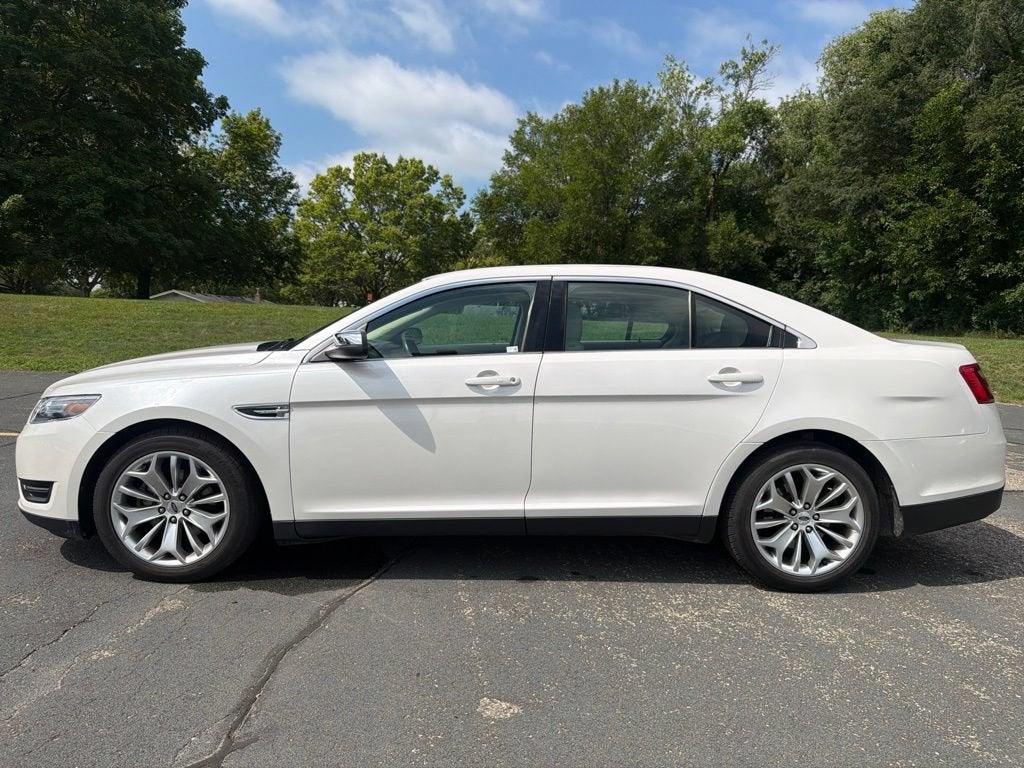 2019 Ford Taurus Limited