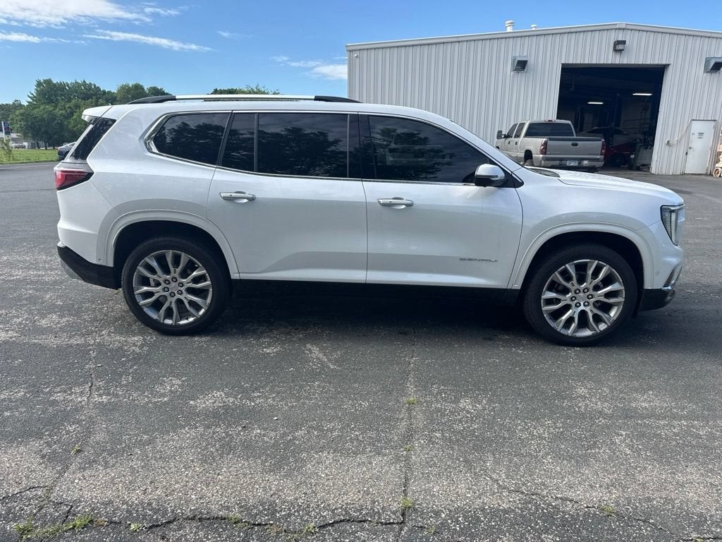 2025 GMC Acadia Denali