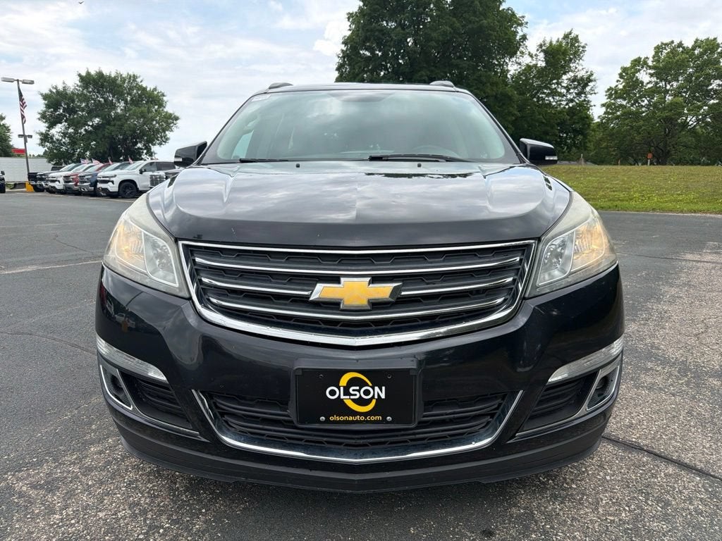 Used 2015 Chevrolet Traverse 2LT with VIN 1GNKVHKD9FJ255099 for sale in Hutchinson, Minnesota