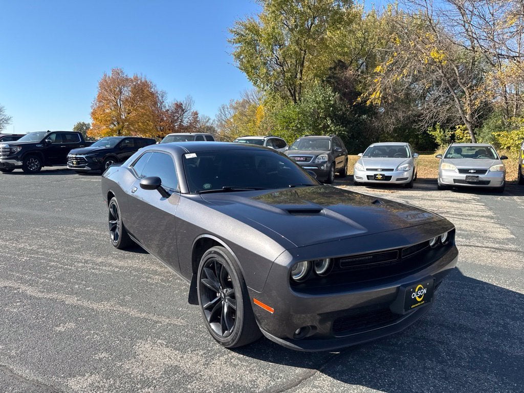 2017 Dodge Challenger SXT Plus