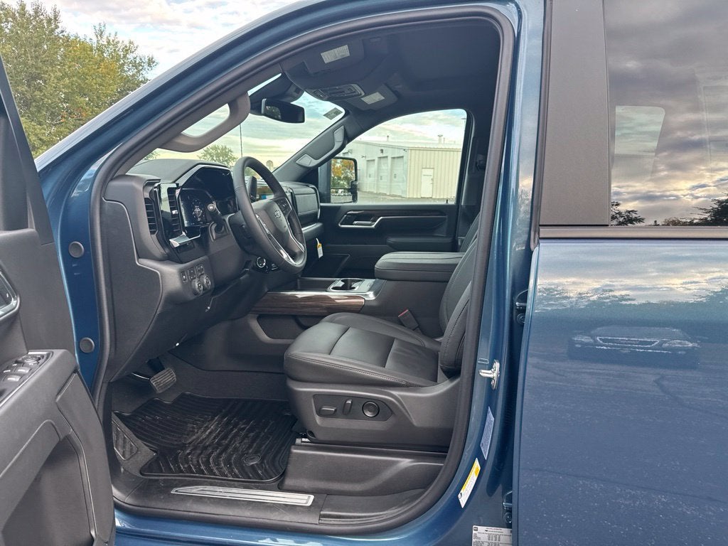 2026 Chevrolet Silverado 3500 HD LT - Photo 11