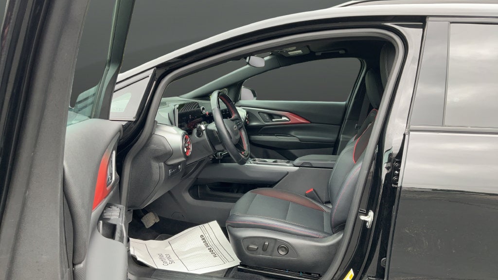 2024 Chevrolet Equinox EV Launch Edition - Photo 17