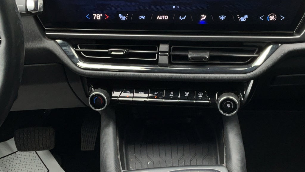 2024 Chevrolet Equinox EV Launch Edition - Photo 21