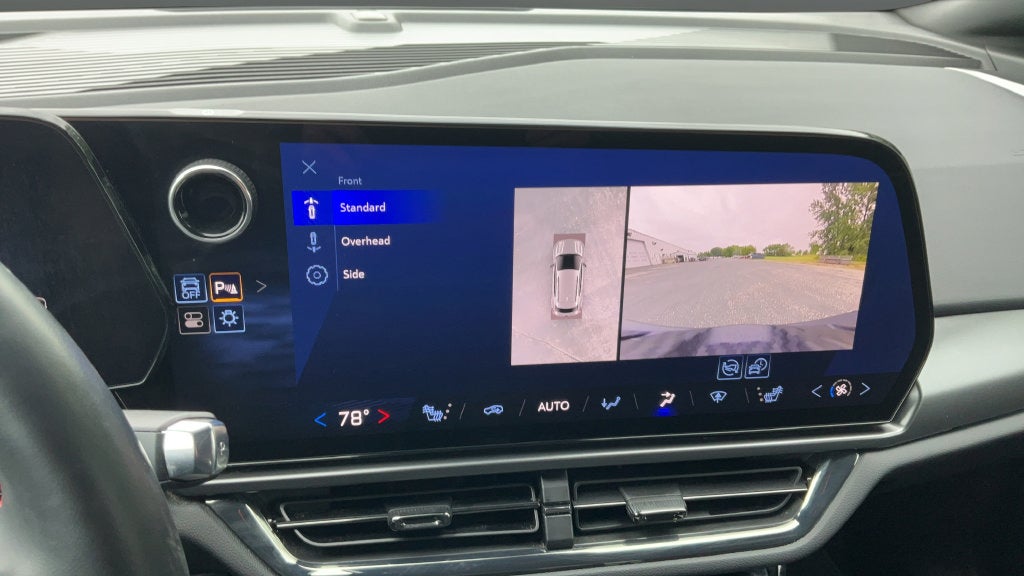 2024 Chevrolet Equinox EV Launch Edition - Photo 34