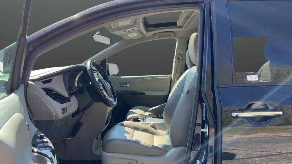 2017 Toyota Sienna XLE 7 Passenger