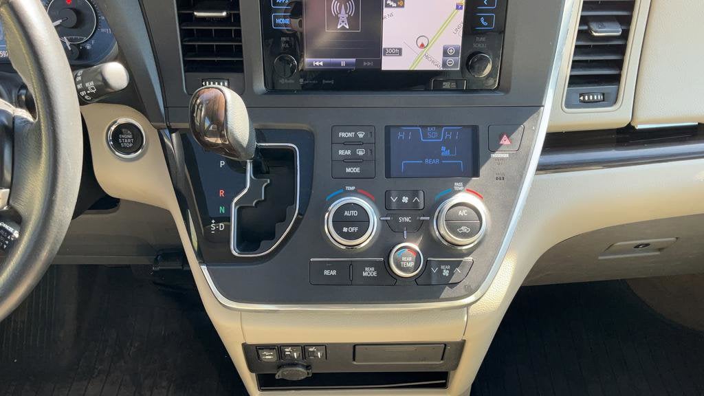 2017 Toyota Sienna XLE 7 Passenger