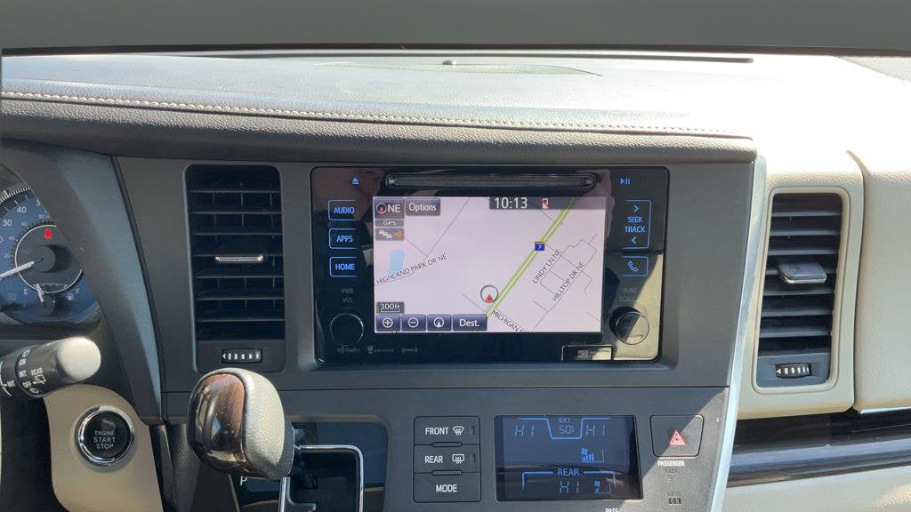 2017 Toyota Sienna XLE 7 Passenger