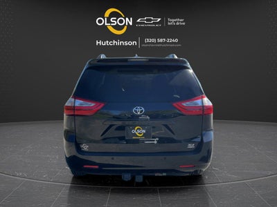 2017 Toyota Sienna XLE 7 Passenger